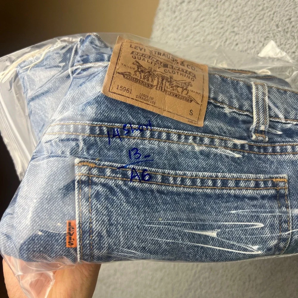 Levis 15961 Orange Tab Denim Shorts Medium Wash Raw Hem Cut Offs Size 14Short
